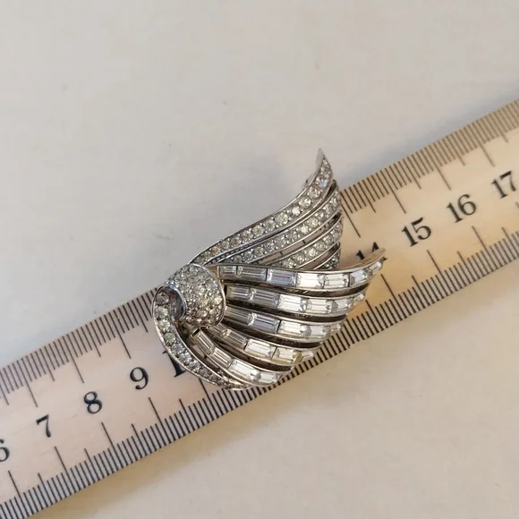 Art Deco Silver Women's Jewelry Brooch - Picture 9 of 16